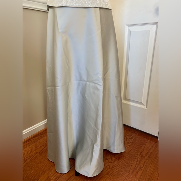 Vintage, formal, silver, floor length dress, size 9/10 - Picture 3 of 14